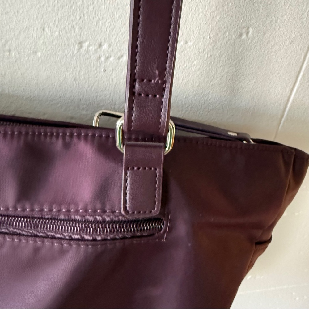 Roots | Purple Nylon Tote Bag | Everyday Carry-All Travel Shoulder Tote Bag - Picture 12 of 13